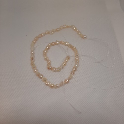 Freshwater Pearls Oval 4X6 mm