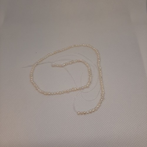 Freshwater Pearls Round 2.5 mm A Grade