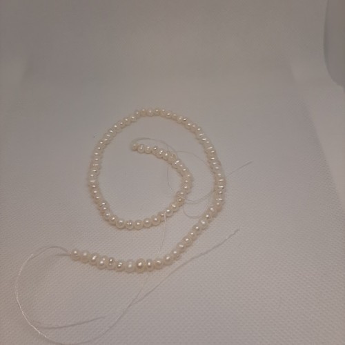 Freshwater Pearls Round 4.5 mm