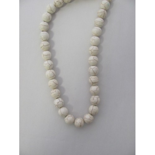 Howlite - ecru - 12mm