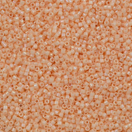 DELICA ROUND 11/0 (1,6mm), DB-1502 Opaque Peaches and Cream Luster AB