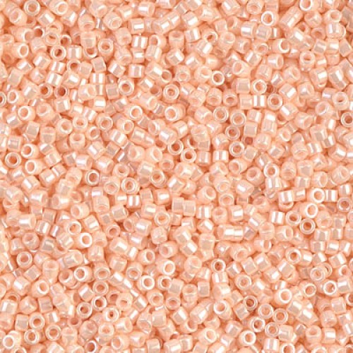 DELICA ROUND 11/0 (1,6mm), DB-1532 Opaque Light Peach Ceylon