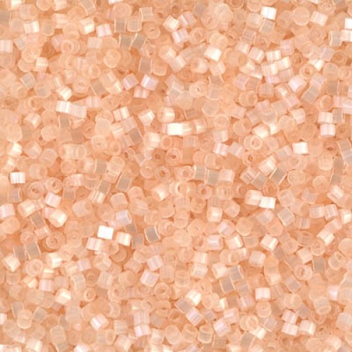 DELICA ROUND 11/0 (1,6mm), DB-821 Pale Apricot Silk Satin