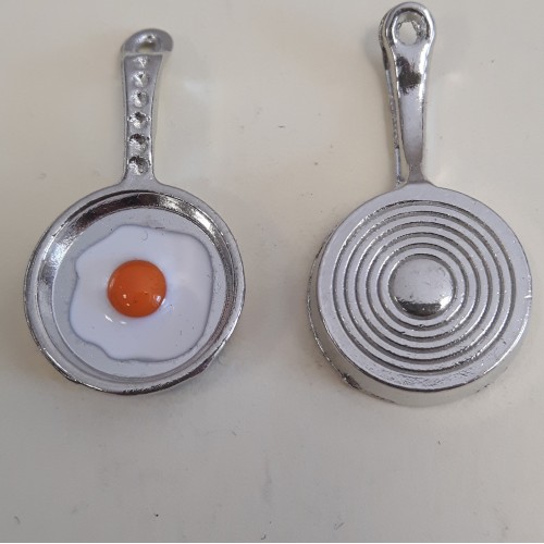 Pan With Egg Silver Colour